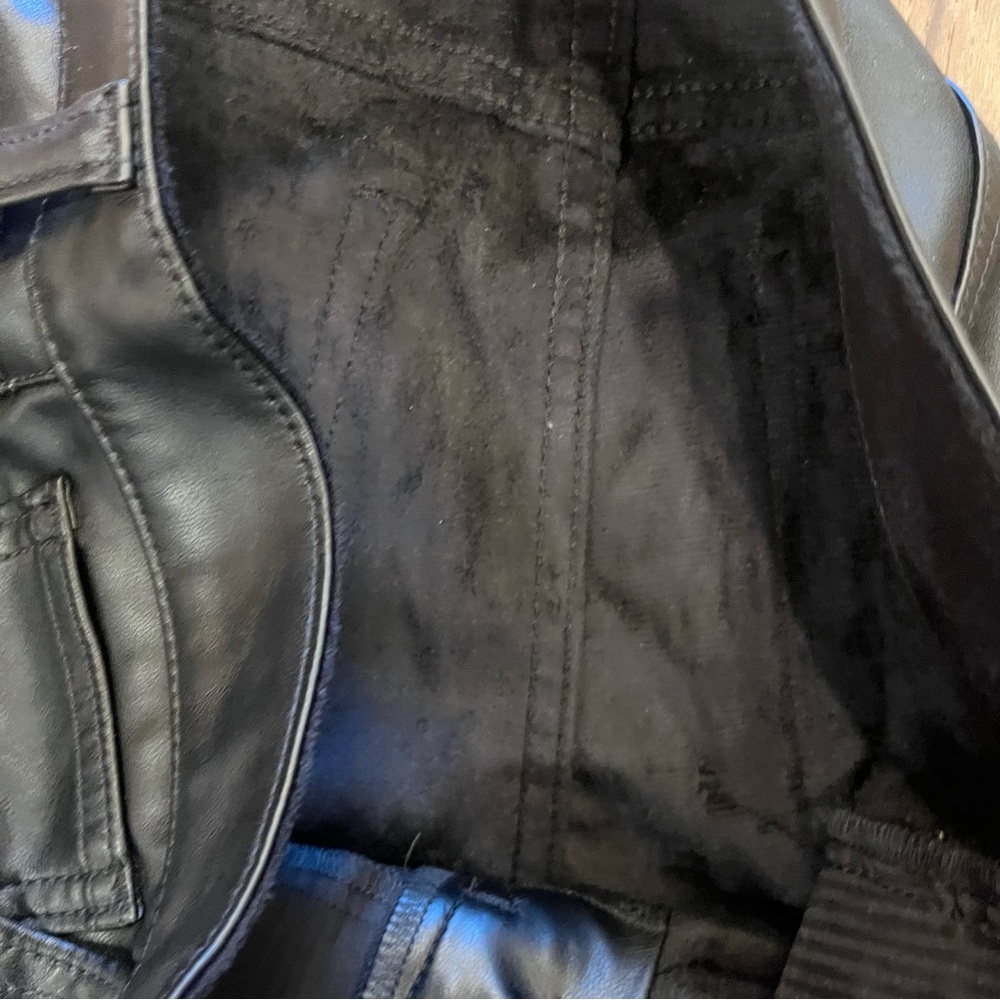 NWT Gap slim high rise 30/10 Short Black Faux Leather Pants $90 - Picture 3 of 8